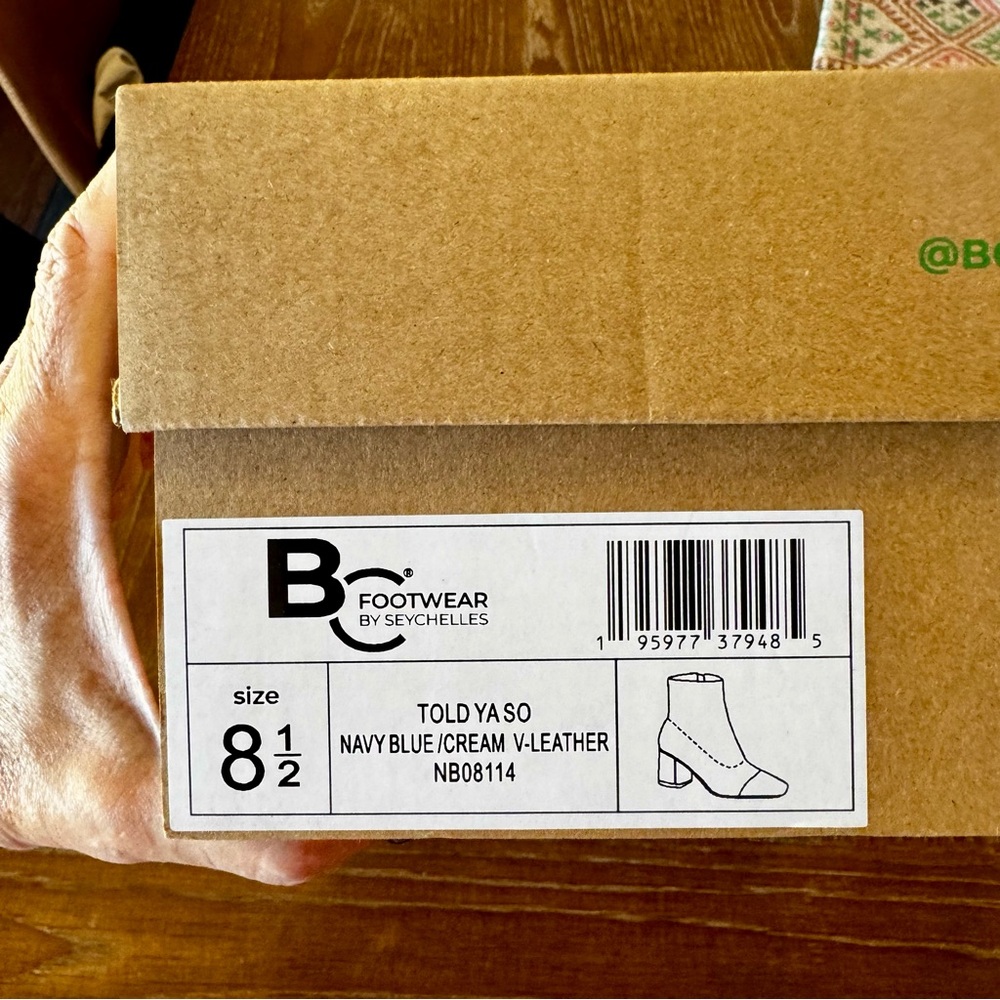 NIB navy & ivory BC Footwear Told Ya So short boots 8.5M - Picture 12 of 14